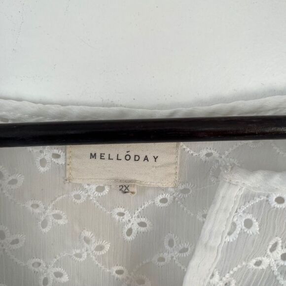 Melloday White Floral Pattern Eyelet Boho Peasant Long Sleeve Spilt Vneck Blouse - Picture 4 of 8